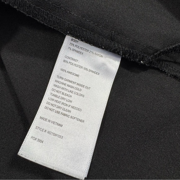 Figs Nala Scrub Top Collared Black Short Sleeve Uniform - Picture 3 of 6